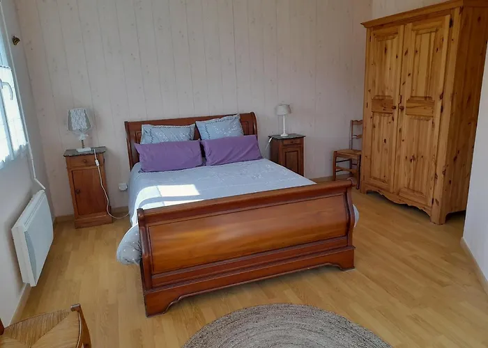 D'hôtes De L'ancienne école Couette-café Rivieres (Charente)